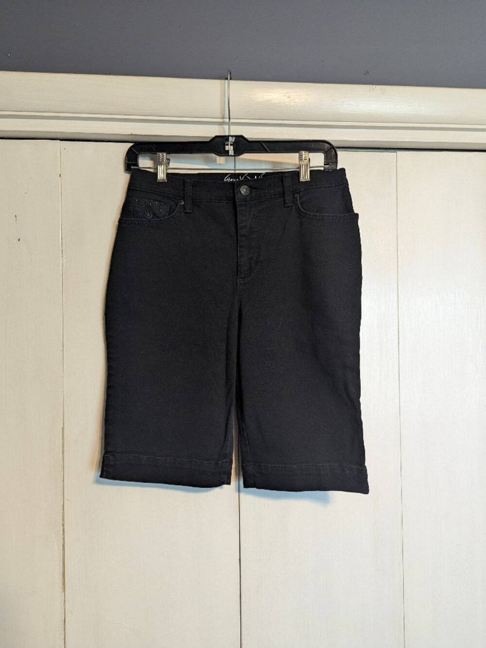 Gloria Vanderbilt, Black Bermuda Shorts